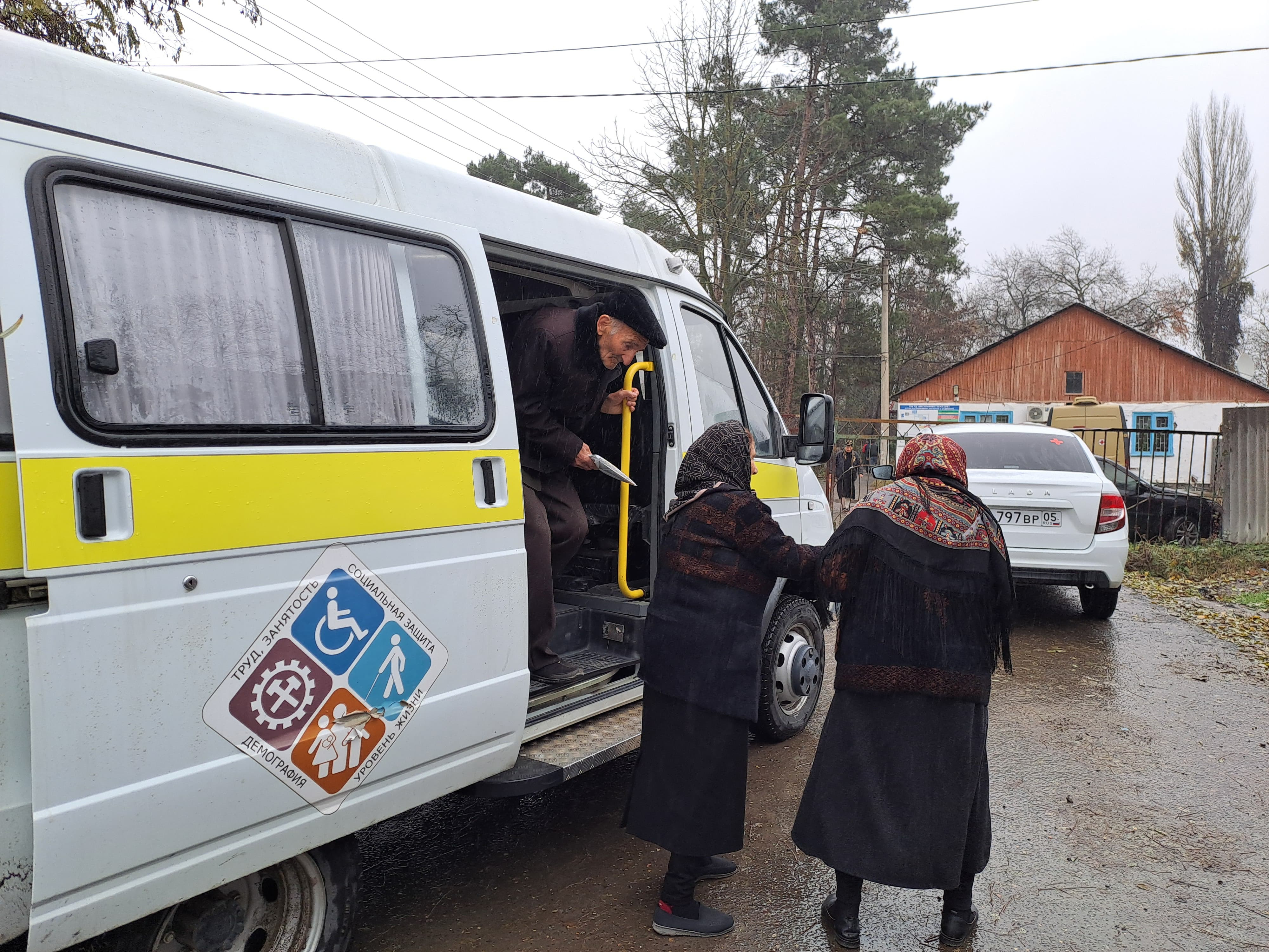 В Магарамкентском районе около 200 пожилых людей прошли медосмотр бесплатно